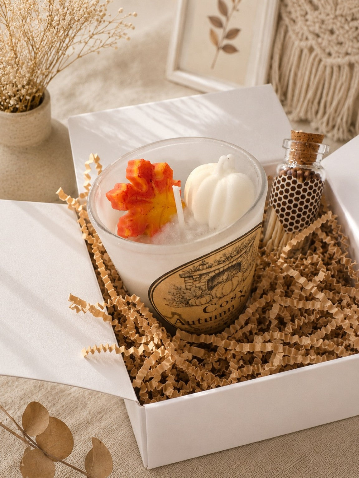 Cosy Fireplace scented autumn candle in gift box with matches